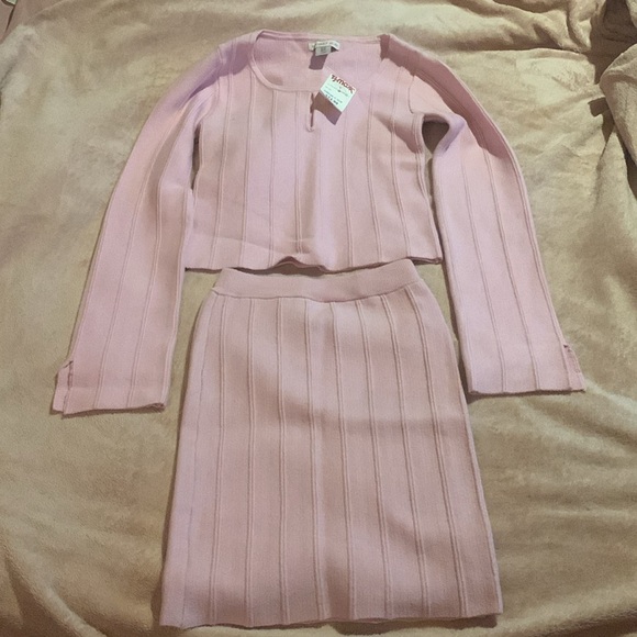 Sincerely Jules light pink 2 piece long sleeve and skirt set - Picture 3 of 4